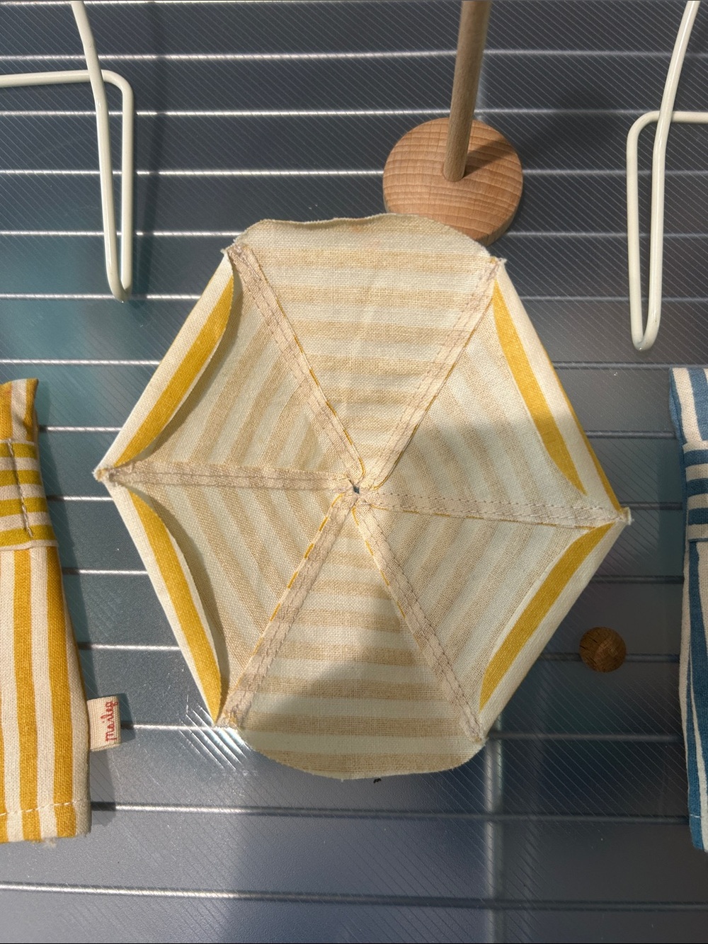 Maileg Striped Beach Chairs and Umbrella Set Retired - Picture 9 of 10